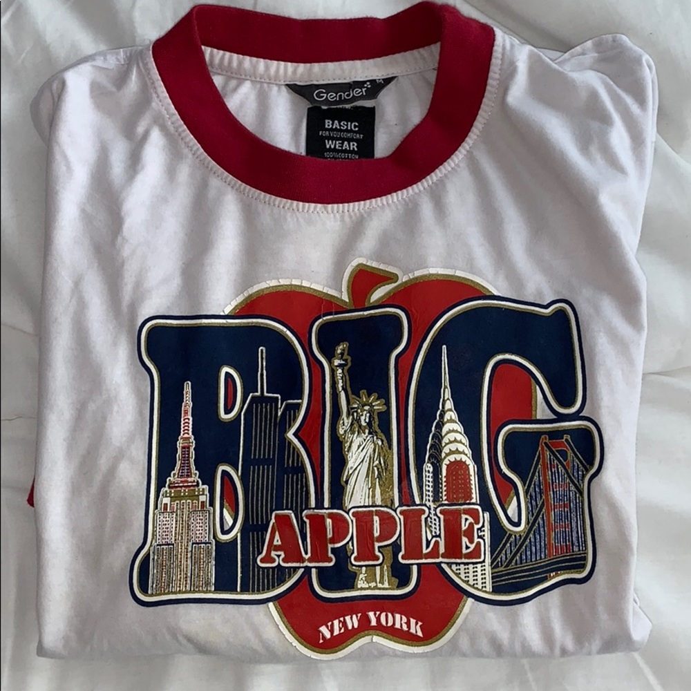 Big apple crop top